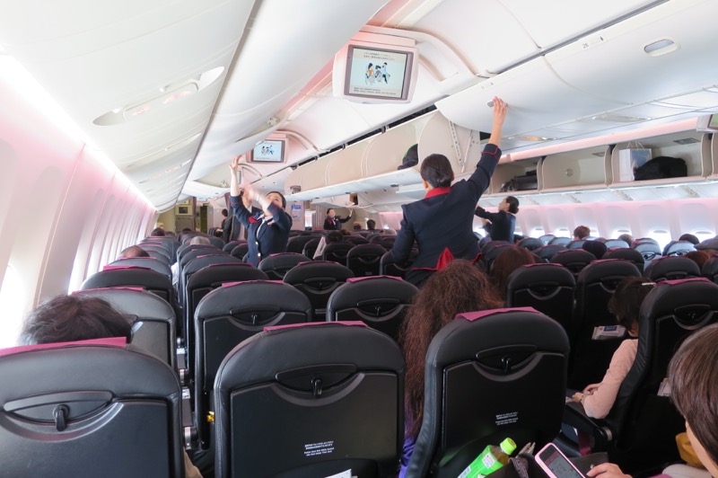 那覇から羽田へ飛ぶ日本航空機で「JAL SKY Wi-Fi」を使ってみた 
