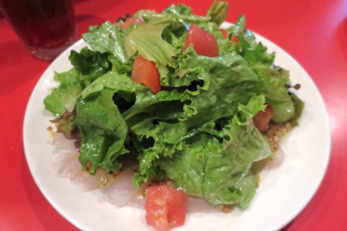 「koba's（コバズ）」カルパッチョはグリーンサラダが盛り盛り。