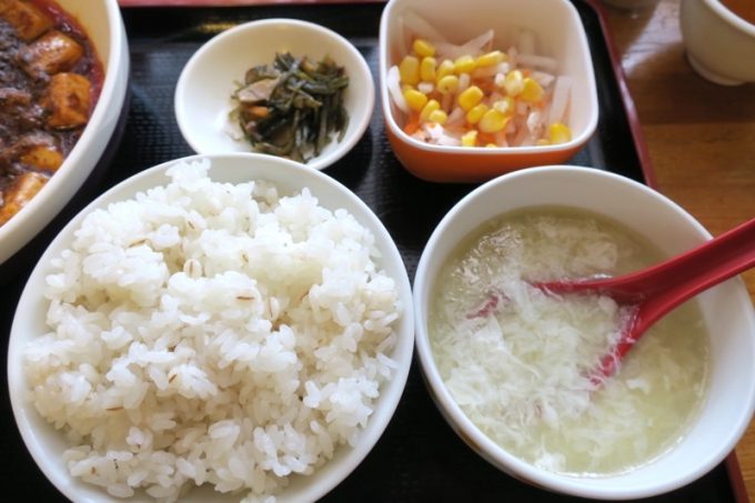 浦添・伊祖「大家 （ダージア）」四川式麻婆豆腐のライス、スープ、小鉢2品