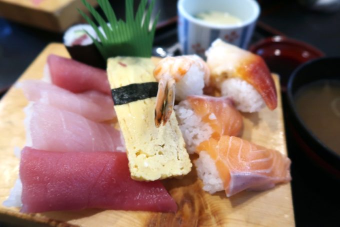 宜野湾「割烹 田舎」のお子様寿司（700円、2020年1月）