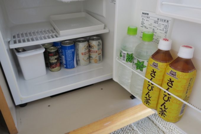 冷蔵庫の中には有料ドリンクがあった。