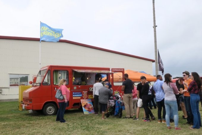 「フードトラックフェア（Food Truck Fair）」にあったキャプテンカンガルーの移動販売車。