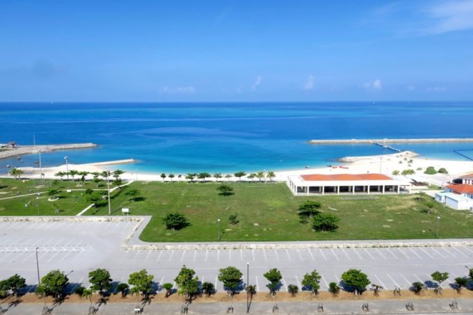 糸満「サザンビーチホテル＆リゾート沖縄」の目の前には、美々ビーチがある。