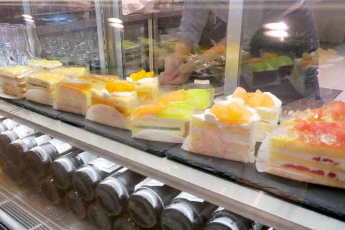 「ホテルエディット横濱」ケーキ類もおいしそうだった。