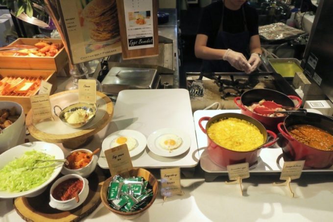 「ラ・ジェント・ホテル沖縄北谷」併設レストラン「ALLY's 沖縄 」モーニングビュッフェのライブキッチン。