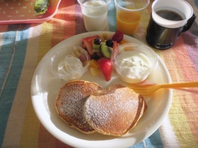伊江島「伊江ビーチ」で朝ごはんを食べた。