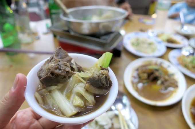 台湾・高雄「水源羊肉爐」で食べた原汁羊肉爐（二人前500元）