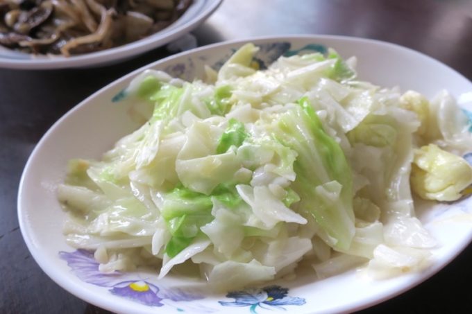 台湾・台南「阿輝炒鱔魚」で食べた季節蔬菜（TWD60）