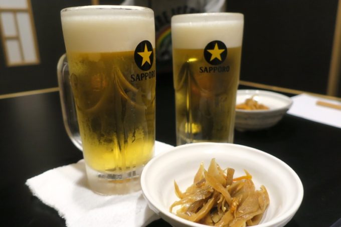 熊本・西銀座通り「HERO海」のビールはサッポロ黒ラベル（520円）