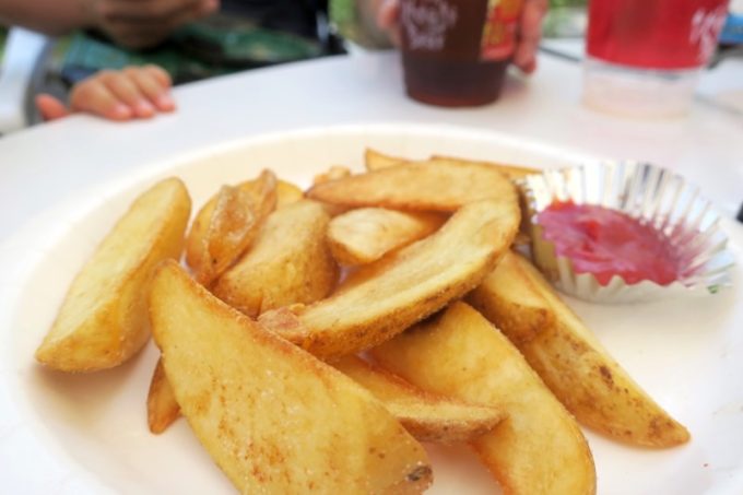 「宮崎ひでじビール」のゴールデンウィークBBQビアテラスで食べたフライドポテト（300円）