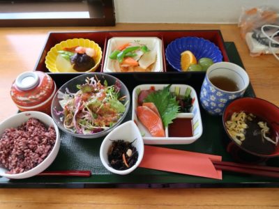南風原町にある沖縄県健康づくり財団のアンチエイジング定食