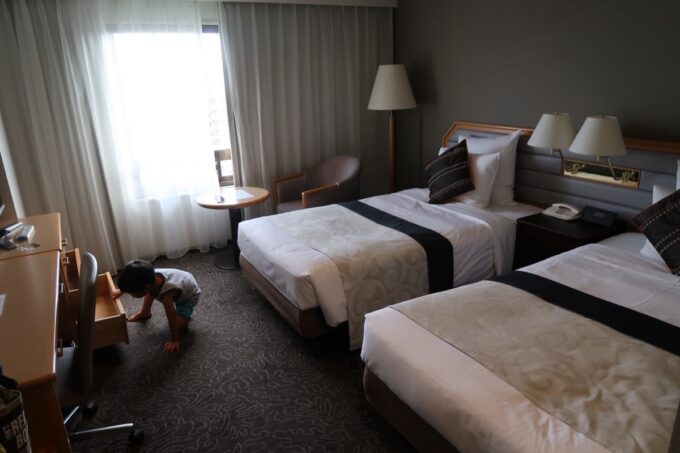那覇「沖縄ハーバービューホテル」スタンダードツイン（25平米）の客室