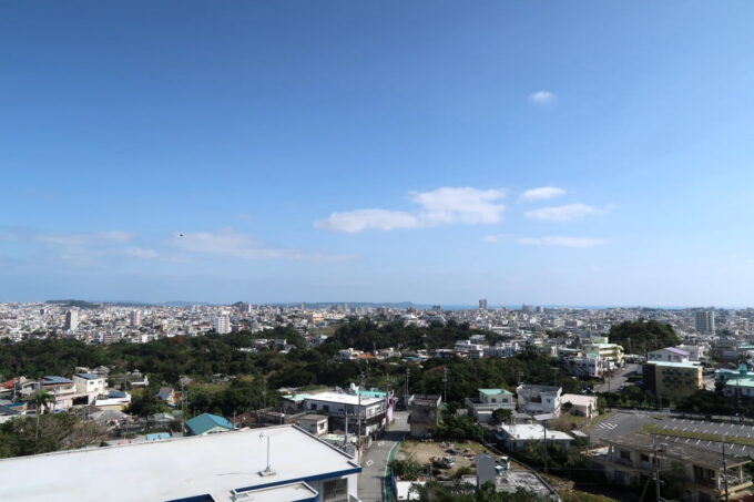 沖縄市「八重島公園」展望台からの眺め