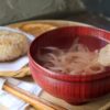 那覇市樋川「MEGURO miso soup stand（メグロミソスープスタンド）」焼きおにぎりセットのかちゅーゆ