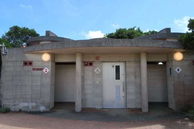 糸満市観光農園「ガジュマルキャンプ」のトイレ