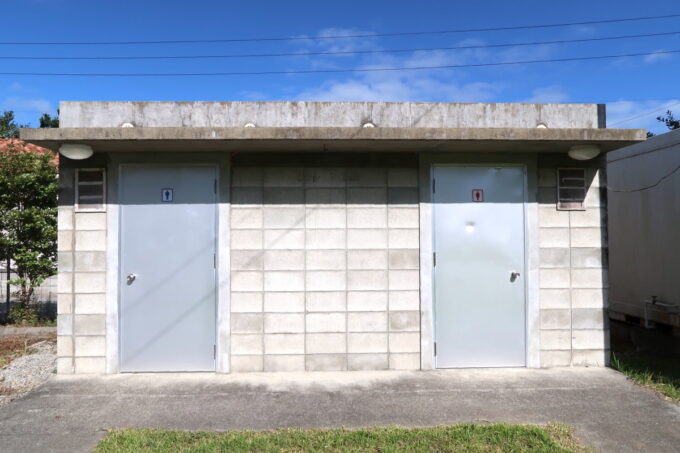 名護「沖縄サンコーストホテル」共用設備のトイレの建物