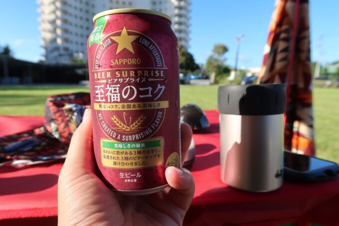 名護「沖縄サンコーストホテル」汗をかいたので水分補給のビール