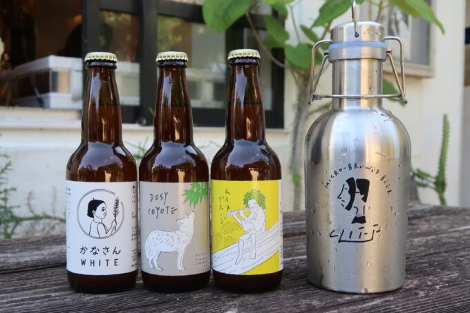 沖縄市「Cliff Beer Hiyagon Farm（クリフビールヒヤゴンファーム）」で購入したボトルビールとグラウラー