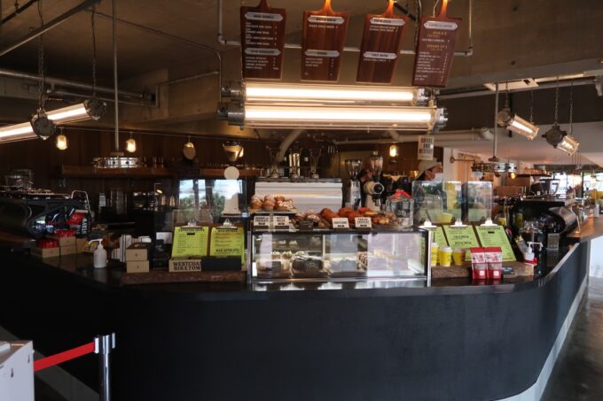 北谷「ZHYVAGO COFFEE ROASTERY（ジバゴコーヒーローステリー）」のコーヒースタンド
