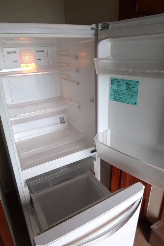 「ウッドペッカー今帰仁」トリプルルームの冷蔵庫