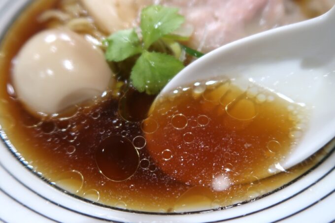 浦添市港川「Ryukyu Ramen Apollo」新世界（850円）のスープがおいしい