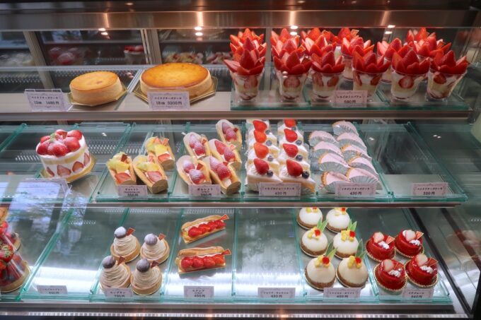 那覇市おもろまち「パティスリー旬果屋フルーツスタンド」新鮮フルーツを使ったケーキ類