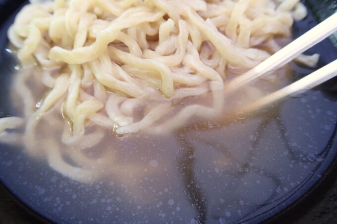 本部町備瀬「琉球麺 茉家」あっさりと体に優しそうな味わいのスープ