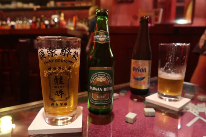那覇市牧志「蛙吽 桜坂店（ワオン）」台湾ビール（600円）とオリオンビール瓶（600円）で乾杯