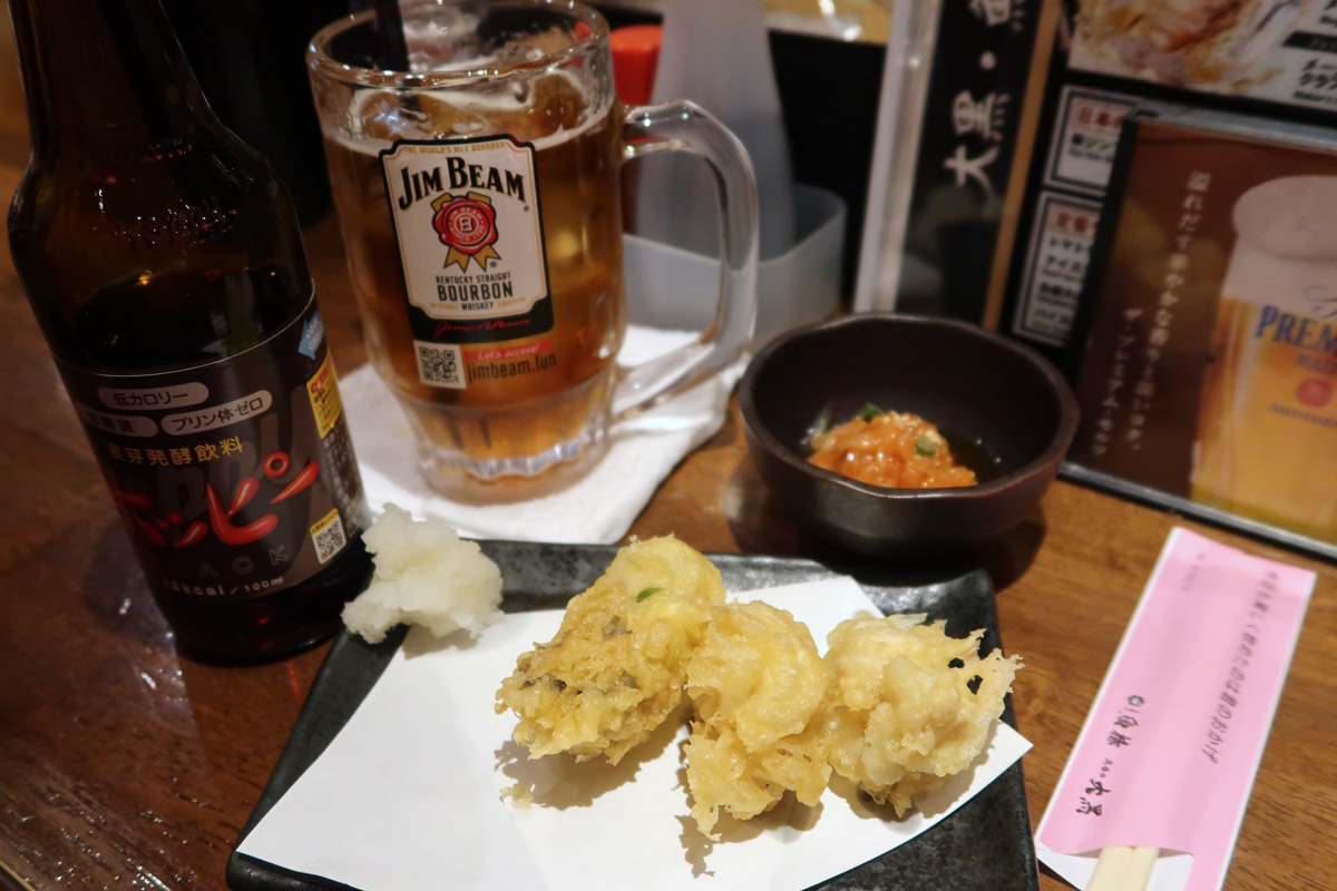 広島市「立吞み 魚椿 袋町店」で食べ飲みした様子