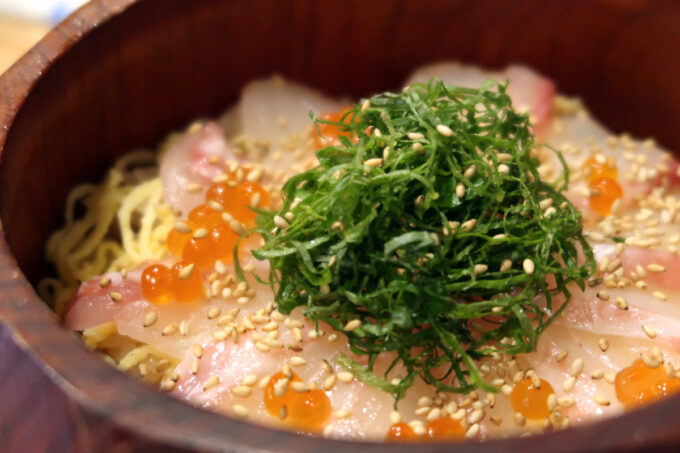 那覇市真嘉比「米と肴の店 米はる」真鯛まぶしの真鯛は九州から仕入れているそう
