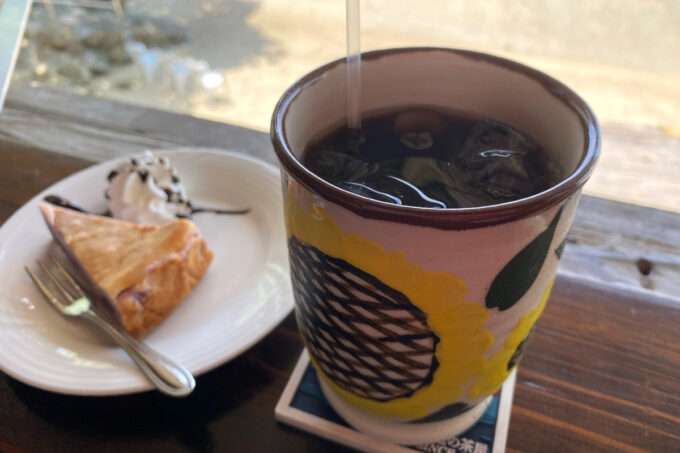 南城市「浜辺の茶屋」アイスコーヒー（605円）