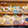 那覇空港（国内線4階）「サンドイッチハウス グルメ」店頭に並ぶ食品サンプル（その1）