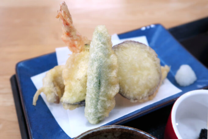 那覇市西町「日本蕎麦 仁八」天ぷらせいろの揚げたて天ぷら