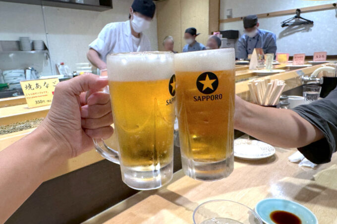 福岡・博多駅「まわる寿司 博多魚がし 博多1番街店」ママ子旅の始まりに乾杯の儀