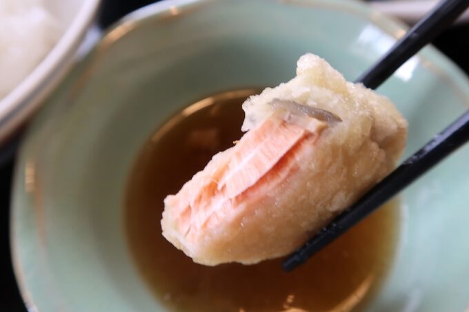 浦添市港川「天ぷら 村中」秋鮭の天ぷらがうまい