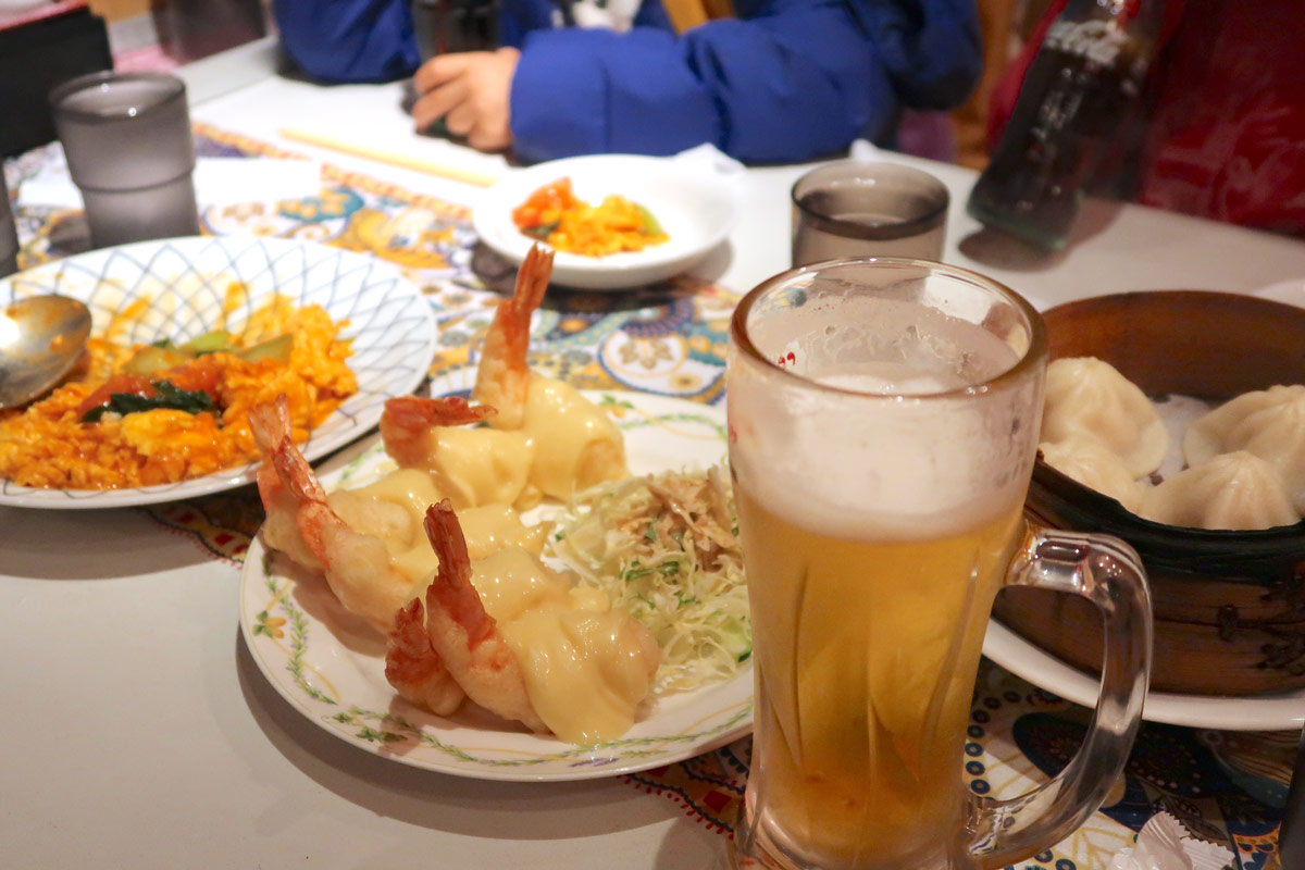 神戸市・南京町「中華四川 百年麻婆」で食べ飲みした様子