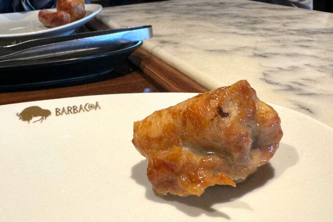 東京「バルバッコア クラシコ 丸の内店」岩塩だけとは思えない美味さのチキン