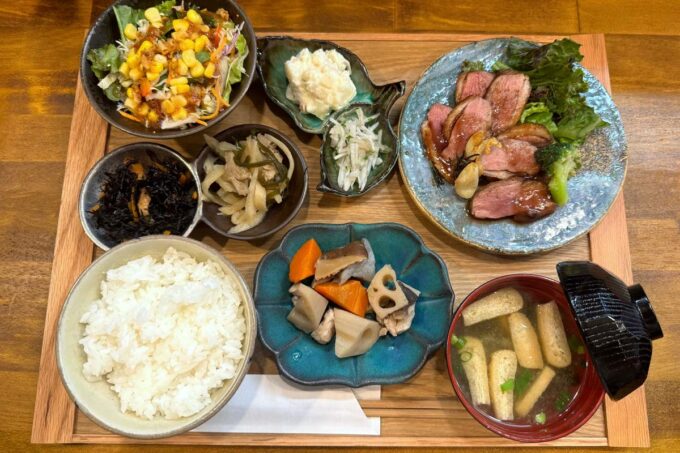 宜野湾市普天間「次女のレシピ」次女のランチ 鴨ローストのオレンジソース（1815円）