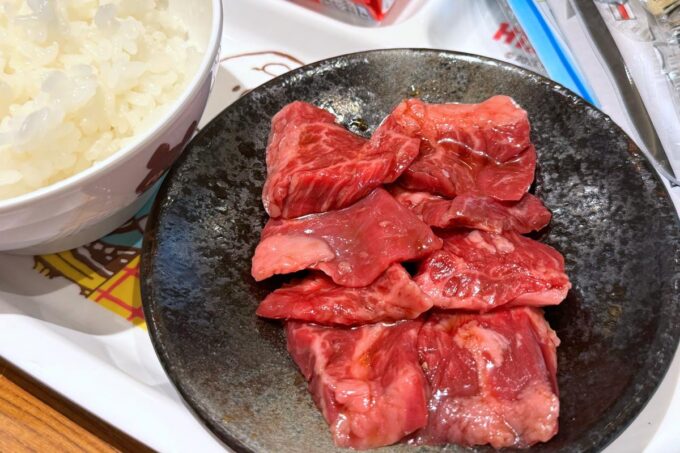 うるま市「焼肉なべしま 具志川店」お子様やきにくの肉は食べやすくカットされていた