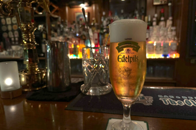 神戸市「オールドイングランド」サッポロビールのエーデルピルス（ミディアム、820円）