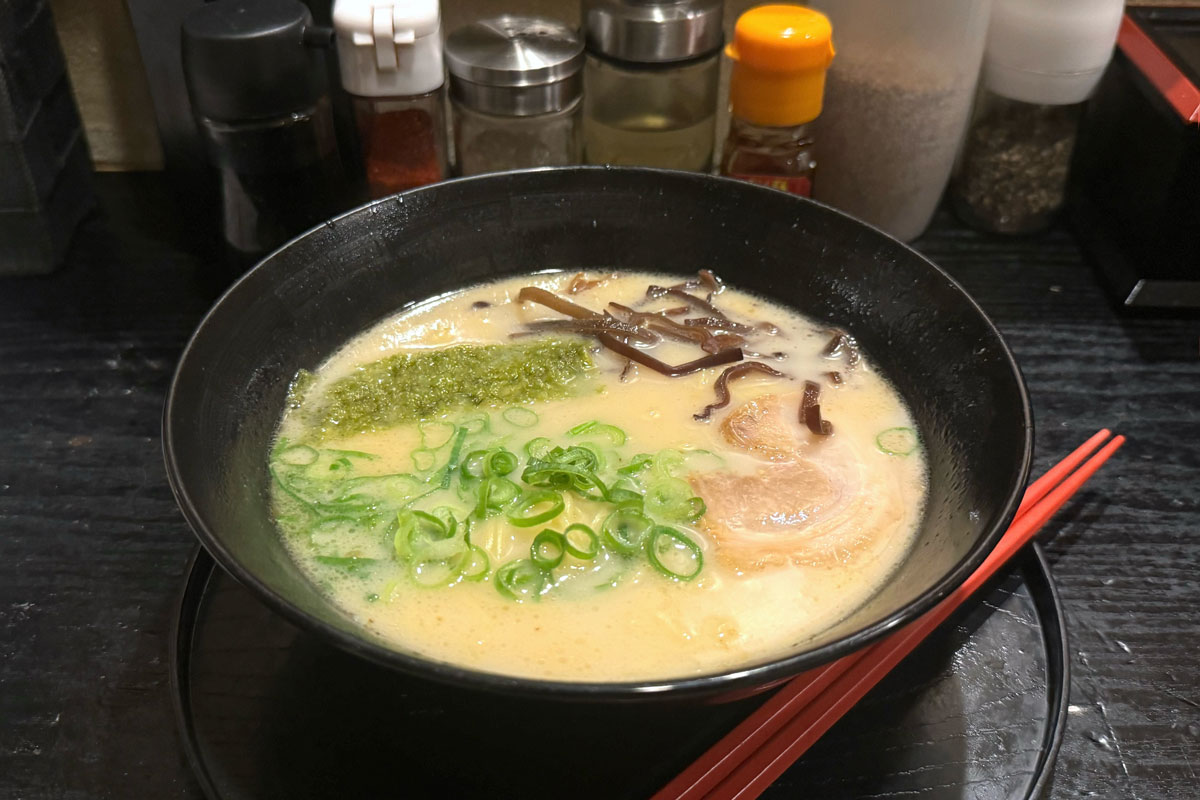 神戸市「元祖山笠ラーメン〆」元祖山笠 豚骨ラーメン（500円）