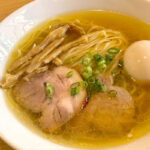 宮古島「麺屋サマー太陽」塩らーめん（880円）