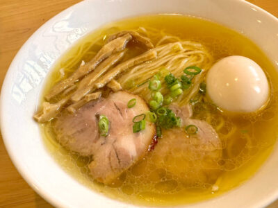 宮古島「麺屋サマー太陽」塩らーめん（880円）