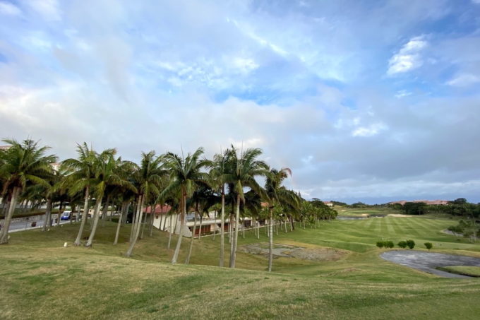 沖縄の老舗「カヌチャリゾート」のゴルフコース